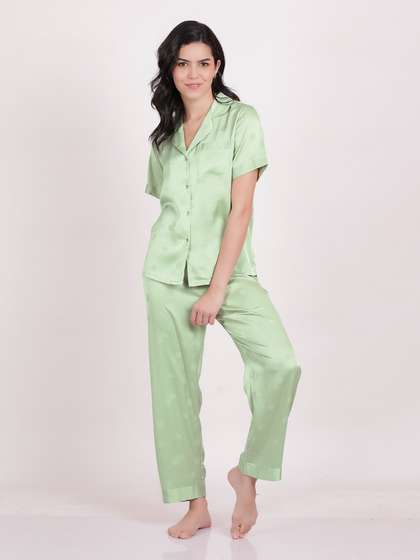 Shyle Jadesheen Green Heart Printed Satin Pyjama Set